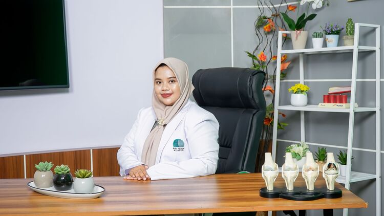 drg Aprilia Yuanita Anwaristi MDSc.,Sp.Perio