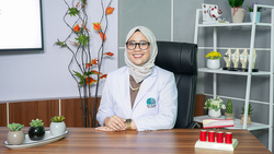 dr. Phitra Sekar Dianggra, Sp.GK